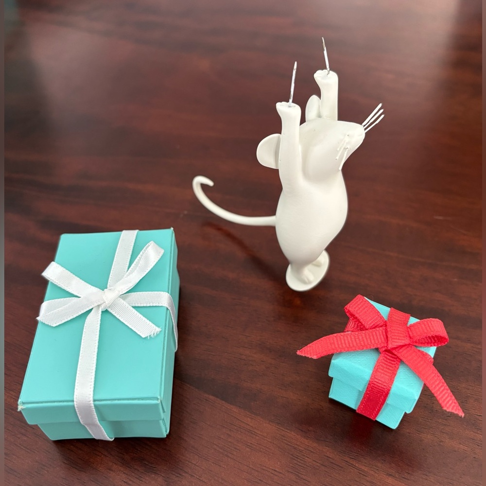 Tiffany & Co. White Mouse Figurine Holding Tiffany Gift Boxes with Bows - Picture 4 of 5